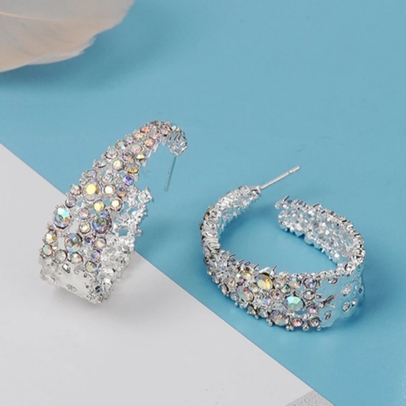 🎀 Boho Open Work Eardrop Earrings - Picture 4 of 7